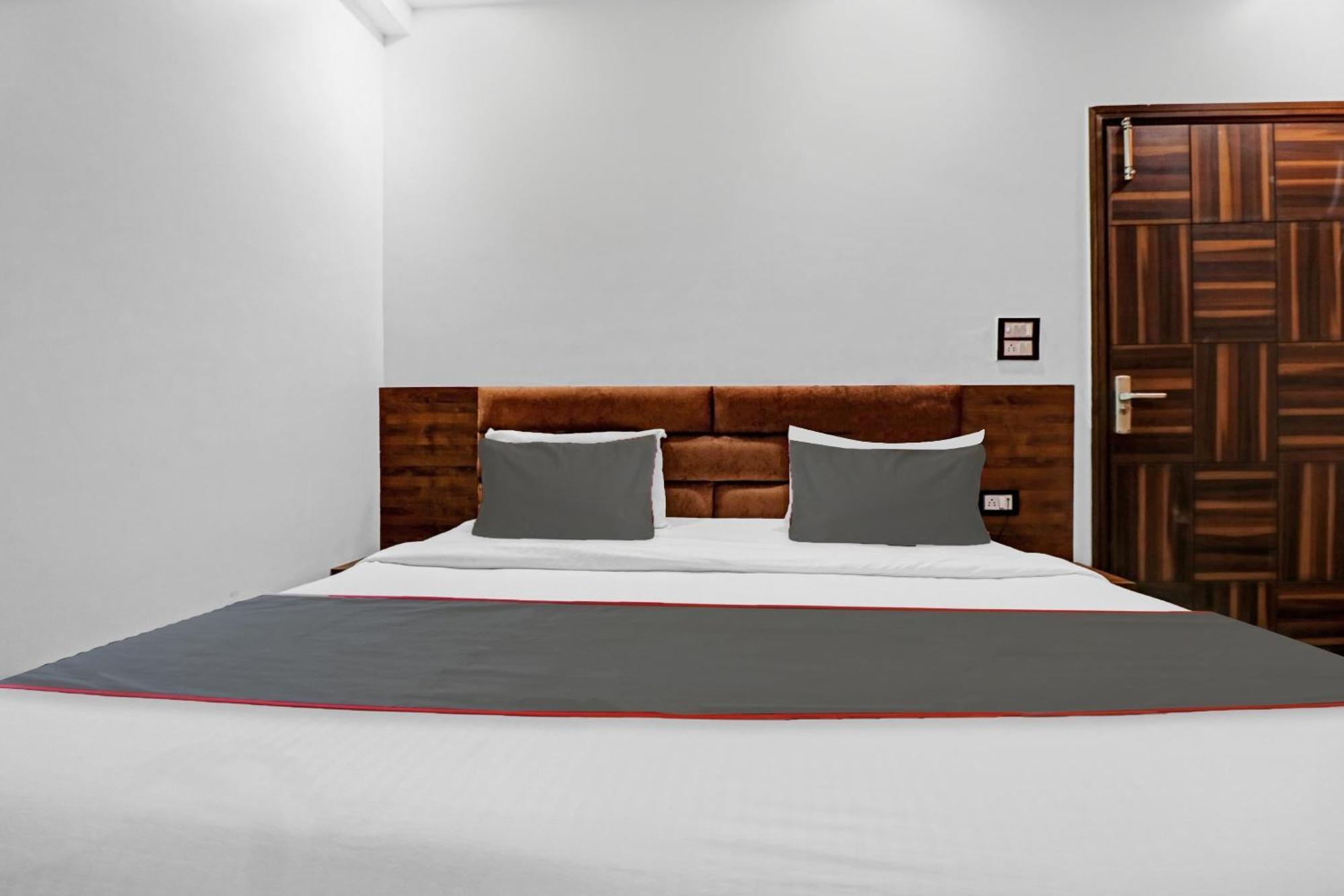 Hotel O Bharat Stay Near Indira Gandhi International Airport Нью-Дели Экстерьер фото
