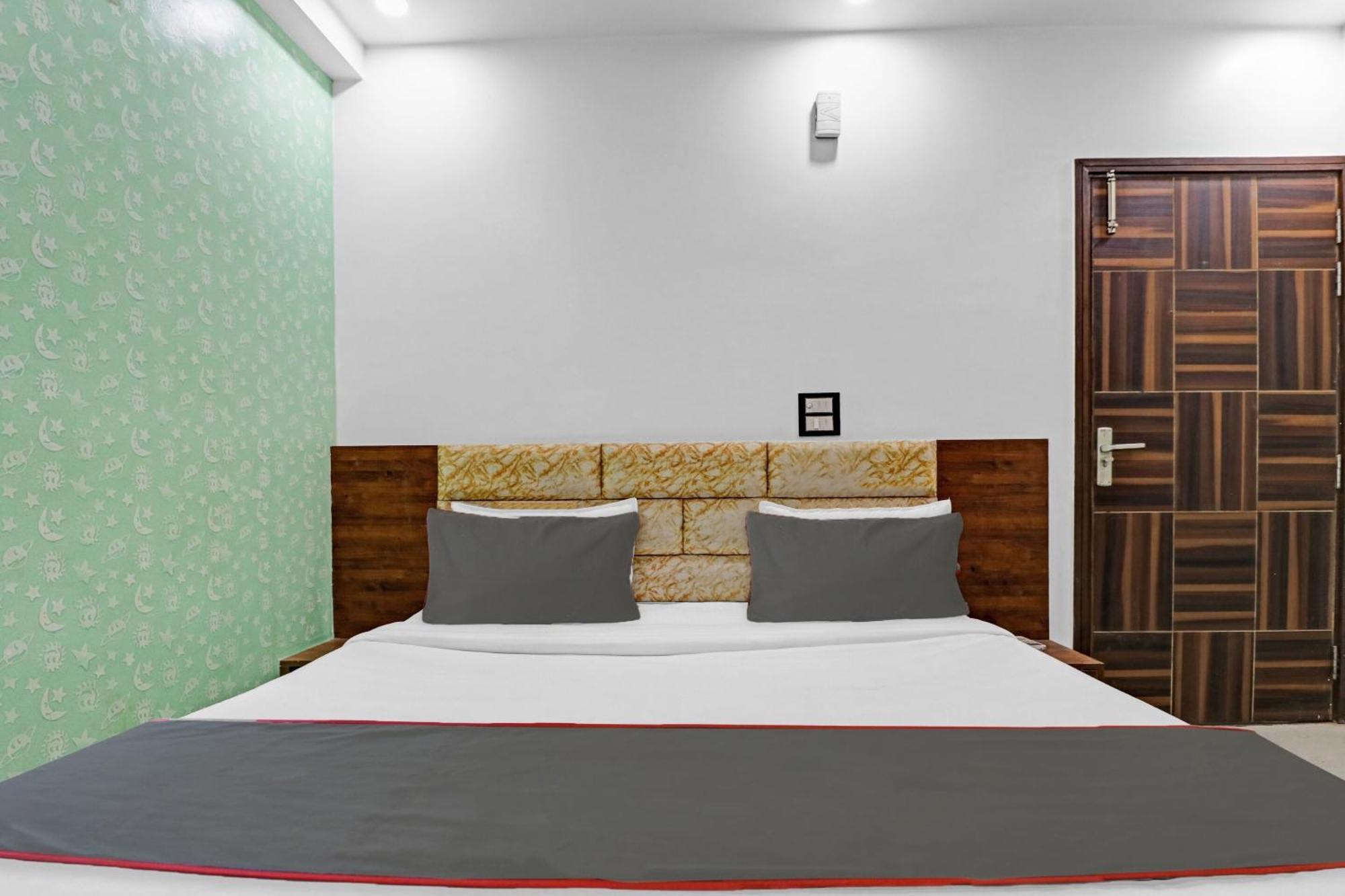 Hotel O Bharat Stay Near Indira Gandhi International Airport Нью-Дели Экстерьер фото