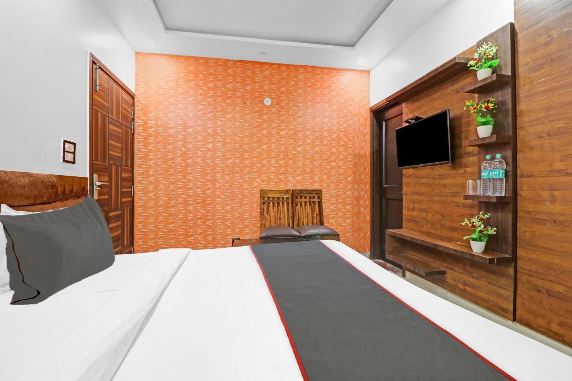 Hotel O Bharat Stay Near Indira Gandhi International Airport Нью-Дели Экстерьер фото
