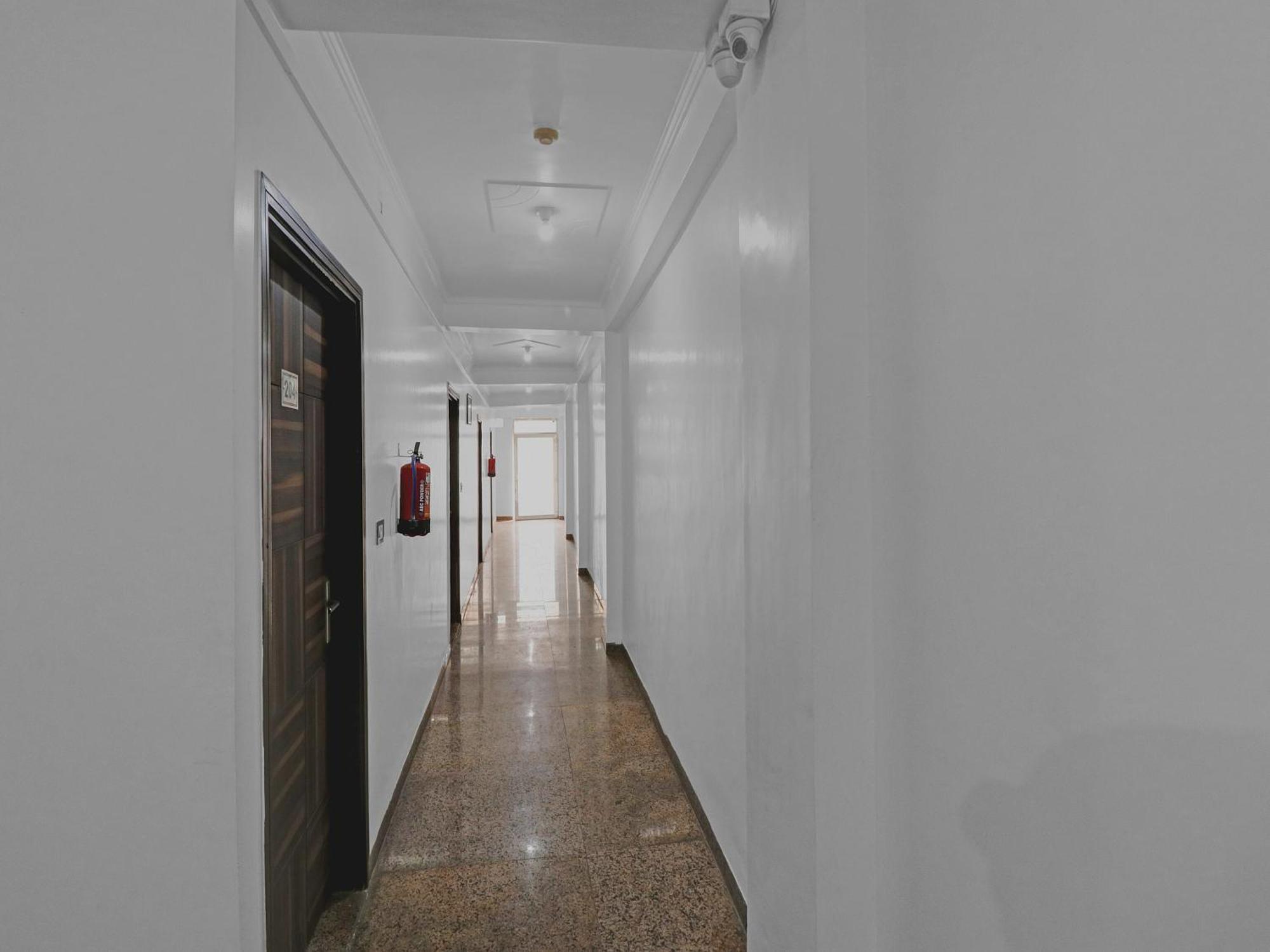 Hotel O Bharat Stay Near Indira Gandhi International Airport Нью-Дели Экстерьер фото